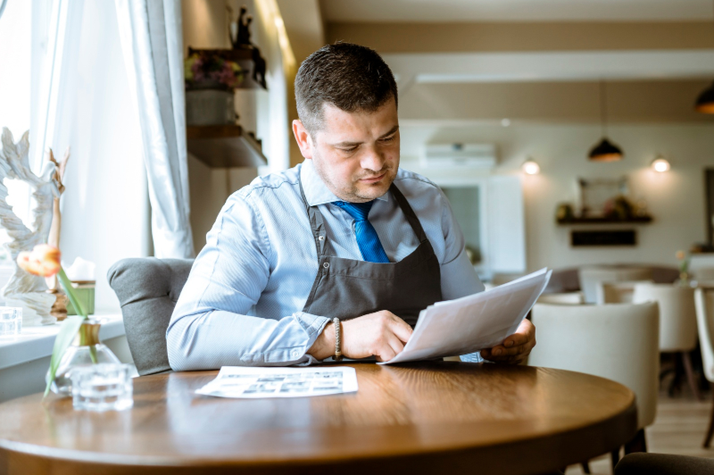 Payroll in cafés & what owners need to get right